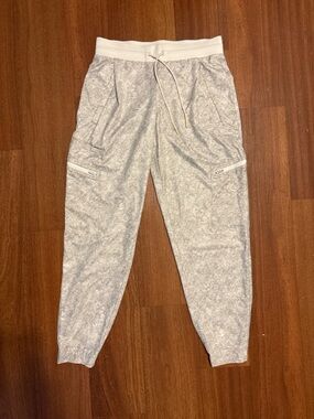 Athleta Cream Venture Printed Pant